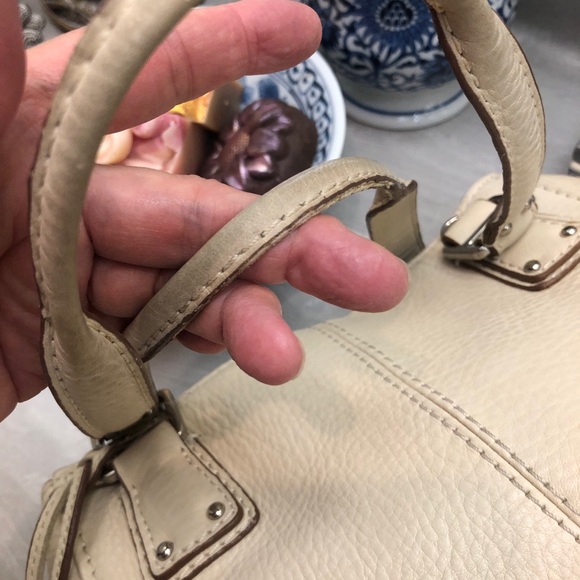 Fossil Purse handbagSoft Creamy Leather Shoulder bag includes strap,  3+pockets - Picture 3 of 17